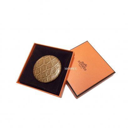NEW Hermes Brooch &#039;L&quot; in Beige Crocodile