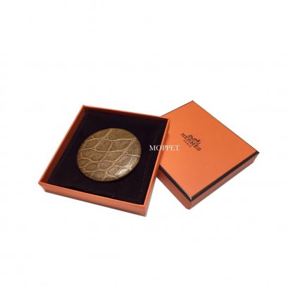 NEW Hermes Brooch &#039;L&quot; in Brown Crocodile