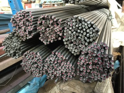 เหล็กเพลาขาว 