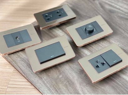 สวิตซ์ไฟรูมอสพลัส สีโรสโกลด์