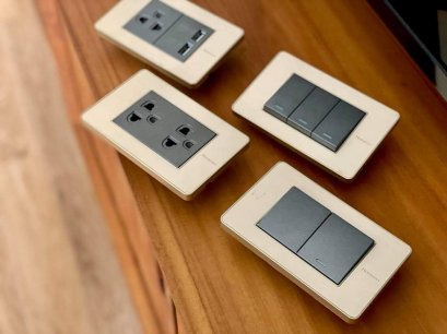 สวิตซ์ไฟสีทอง รูมอสพลัส