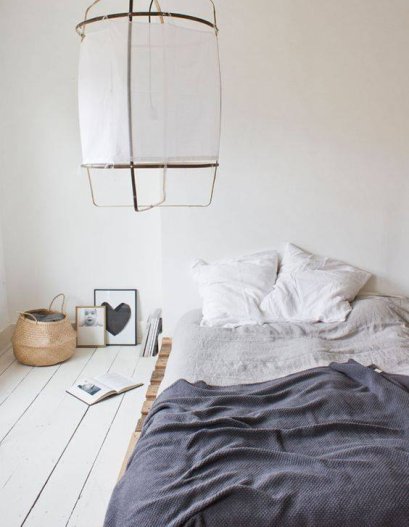 RUMOS ไอเดีย : เปลี่ยนลุคห้องอย่างง่ายโดยวางเตียงกับพื้น