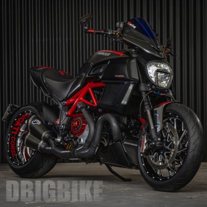 Ducati Diavel Carbon Red Facelift