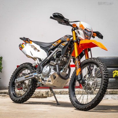 Kawasaki KLX230 se