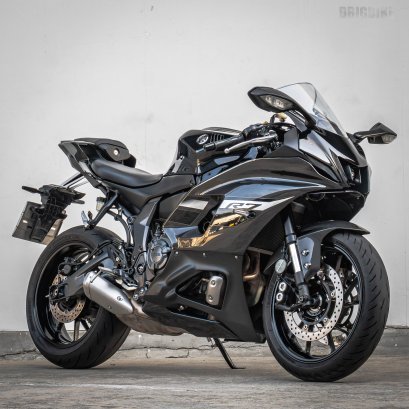 Yamaha R7