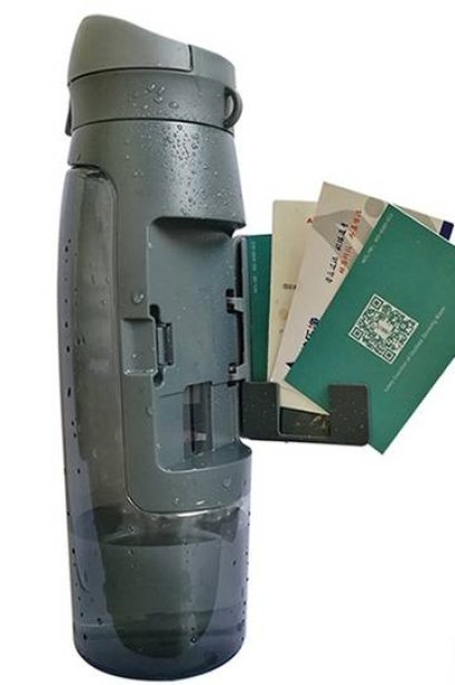 กระบอกน้ำพร้อมที่ใส่บัตร