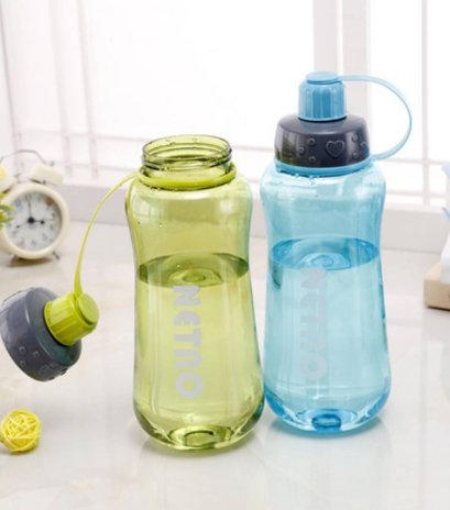 กระบอกน้ำพลาสติก