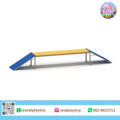 สะพานทรงตัวสุนัขทางตรง (Straight Dog Walk) อุปกรณ์ Dog Agility ผลิตจากโครงเหล็กกัลวาไนซ์และแผ่น PE สำหรับฝึกการทรงตัว การเดินบนสะพาน และการควบคุมการเคลื่อนไหวของสุนัข by Sealplay