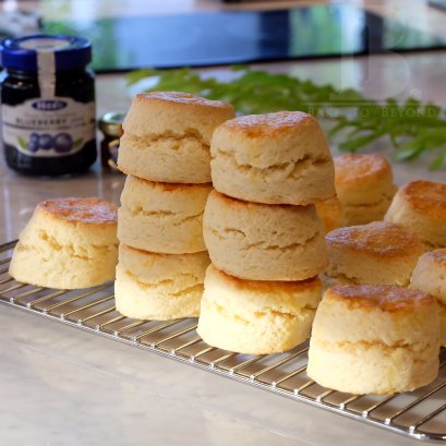 สโคนเนยสด