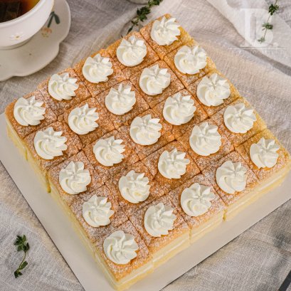 Mini Hokkaido Milk Souffle Roll Cake (เค้กโรลนมฮอกไกโดเนื้อซูเฟล่)