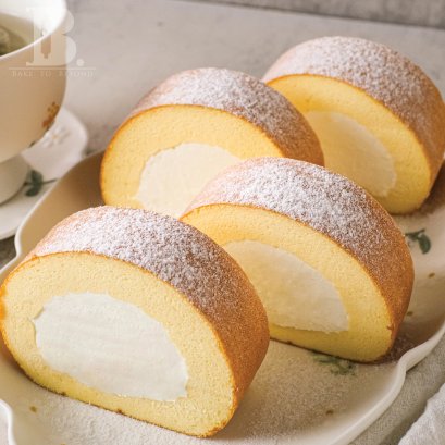 Hokkaido Milk Souffle Roll Cake (เค้กโรลนมฮอกไกโดเนื้อซูเฟล่)