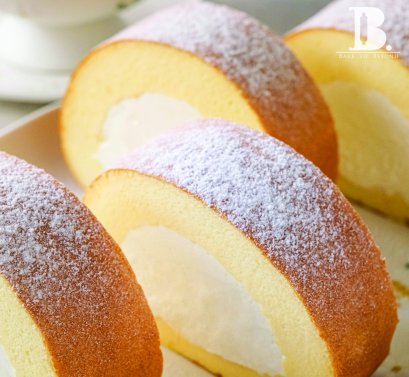 Hokkaido Milk Souffle Roll Cake (เค้กโรลนมฮอกไกโดเนื้อซูเฟล่)