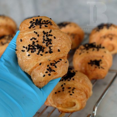 มินิครัวซองต์ไส้กรอกไก่