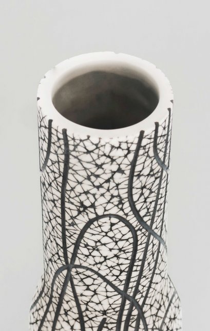 Carafe style vase, Patterned of tortuous graphic Carved