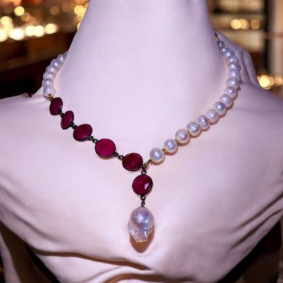 Fresh water pearl necklace