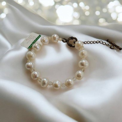 Freshwater pearl bracelet