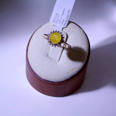 Yellow sapphire with silver92.5 setting