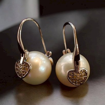 Fresh water pearl Earrings with silver92.5 setting