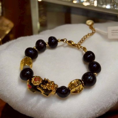 Freshwater pearl bracelet