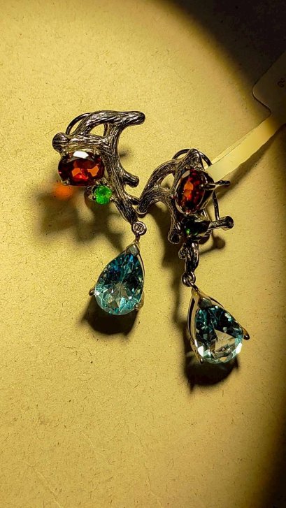 ต่างหูพลอยโทปัส โกเมน ตัวเรือนเงิน