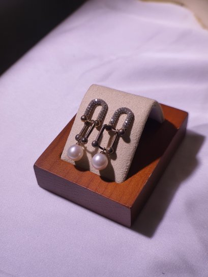 Freshwater pearl earrings