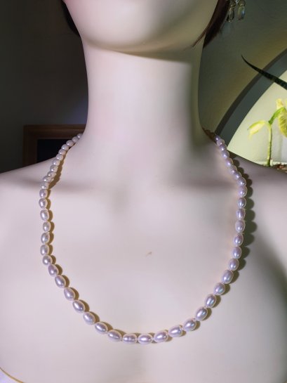 Freshwater pear necklace