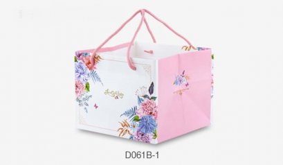 D061B-1 ถุงกระดาษ ลาย Love Comes Softly 22*21*17(H) cm@10