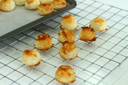 โคโคนัท แมคคารูน (Coconut Macaroon) 
