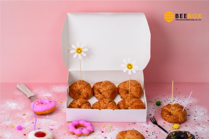 กล่องครัวซองสีขาว