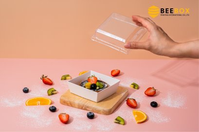 กล่องจัตุรัสเล็กขาว