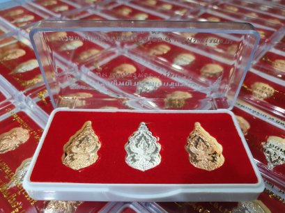 SET เหรียญพญาครุฑเอกชัยชนะมหาโภคทรัพย์อำนาจบารมี 3 เนื้อ
