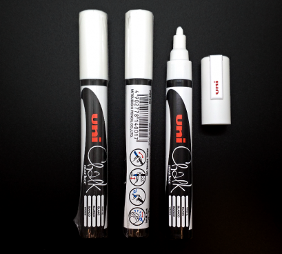 ปากกา Uni Chalk Marker PWE-5M สีขาว