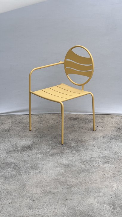 เก้าอี้รุ่น Flowing Rhythm มีที่วางแขนข้างขวา