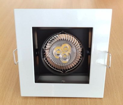 โคมไฟฝังฝ้า Adjustable Downlight Square ขั้ว G5.3 MR16