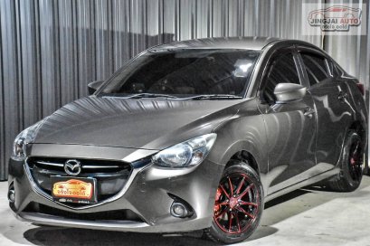 Mazda2 Skyactive 1.3 ปี 2016 สีน้ำตาล ตัวTopสุด