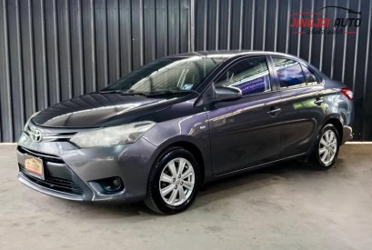 Toyota vios 1.5E ปี2015 สีเทา
