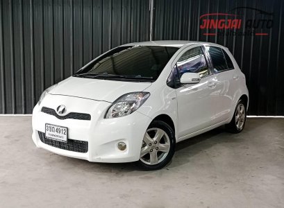 Toyota​ Yaris 1.5E ปี2010สีขาว เกียร์ออโต้