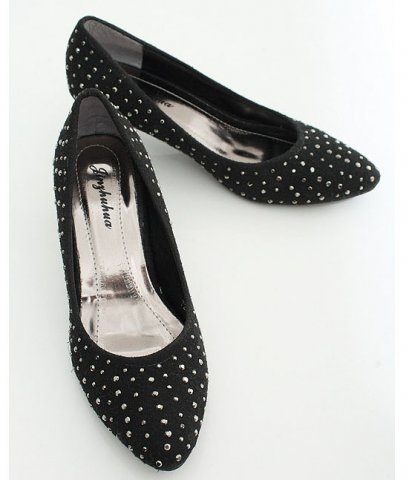 [[พร้อมส่ง 38,39]] [CW-145] CatWorld++รองเท้า++รองเท้าสีดำหนังกำมะหยี่ ปักมุดรอบตัว ส้นไม่สูงมาค่ะ