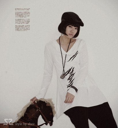  [[*พร้อมส่ง F]] [SZ-1456] SZ++เสื้อ++เสื้อยืดสีขาวแขนยาว ตัวยาว เชือกผูกคอ ลายกราฟฟิคเส้นๆสีดำค่ะ