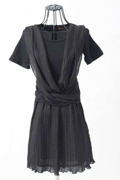  [[*พร้อมส่ง S,M]] [SZ-1725] SZ++เดรส++เดรสสีดำเสื้อแขนสั้นต่อกับกระโปรงอัดพรีทสลวยๆค่ะ