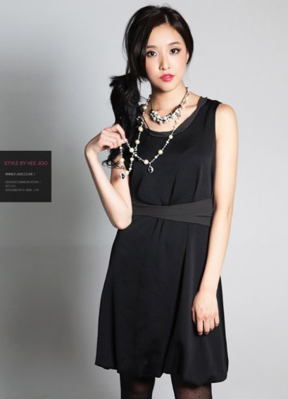      [[*พร้อมส่งM ,L]] [SZ-1860] SZ++เดรส++เดรสสีดำผ้าไหมแขนกุด กระโปรงสั้นทรงบอลลูนค่ะ 