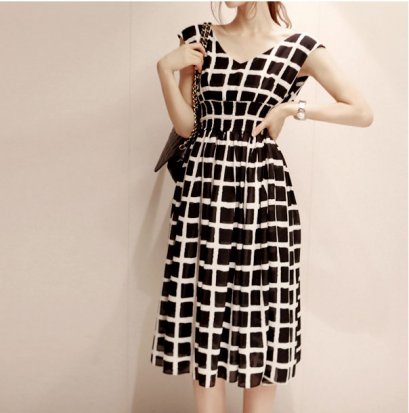 [[*พร้อมส่ง S]] [SZ-4057] SZ++เดรส++เดรสลายตารางสีขาวดำแขนกุดกระโปรงสวย