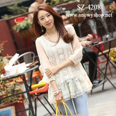  [[PreOrder]] [เสื้อลูกไม้] [SZ-4208] SZ++เสื้อ++เสื้อสีครีมผ้าซีฟองตัดต่อกับผ้าลูกไม้ ปลายเสื้อระบาย