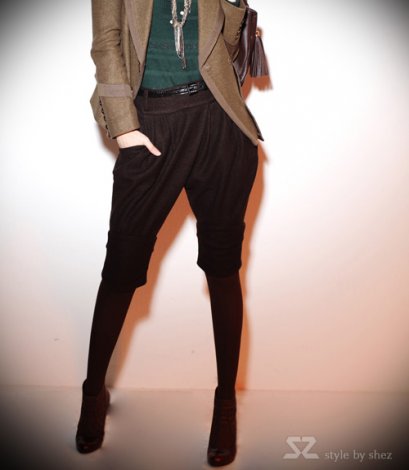  [[*พร้อมส่ง S]] [SZ-9199] SZ++กางเกง++กางเกงขาสามส่วนสีดำ ทรงพองๆที่สะโพก เข้ารูปที่ขาค่ะ