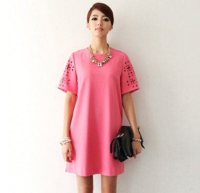  [[*พร้อมส่ง S ]] [SZ-9790] Style By SZ++เดรส++เดรสสีชมพูเข้มแขนสั้นลายฉลุ