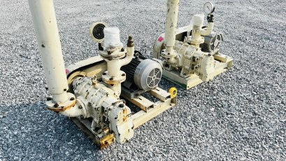 รูทโบลเวอร์อัดอากาศเก่าญี่ปุ่น ANLET JAPANขนาด 5 HP 200V (3 สายญี่ปุ่น) ท่อ 2” มาเป็นชุดพร้อมแท่นและอุปกรณ์  ชุด