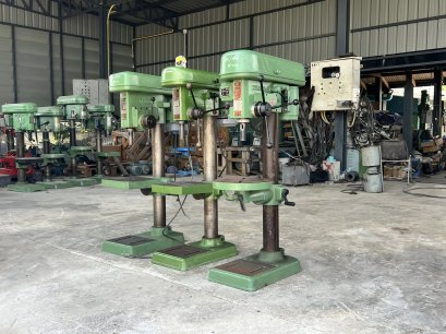 สว่านแท่นเก่าญี่ปุ่น KITAGAWA JAPAN&nbsp; เจาะ 19 mm 380V เข้ามา 3 ตัว