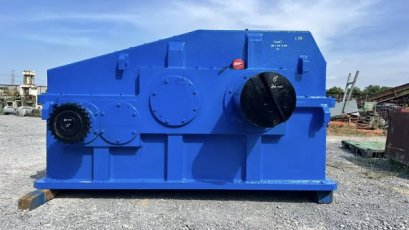 กียร์บ็อคงานยุโรป(GEAR_BOX)ขนาดใหญ่ใช้กับมอเตอร์ 150~220 HP / อัตราทด 1 : 53 เพลาออกคู่ / โต 8” สภาพสวยพร้อมใช้