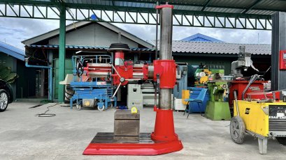 สว่านเรเดียล(สว่านแขน) รุ่นพิเศษเสาใหญ่แข็งแรง แขนรัสมี 700 mm ระบบไฟ 380V พร้อมโต้ะวางชิ้นงาน สภาพสวยพร้อมใช้งาน