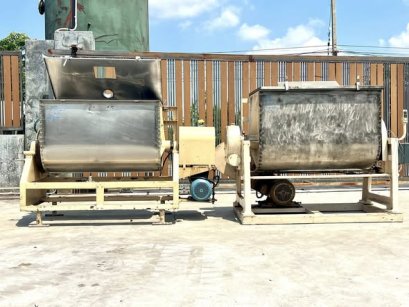 เครื่องผสมแนวนอนแบบสเตนเลส งานสเตนเลสสวยหนาพรีเมี่ยม 380V เข้ามา 2 ตัว